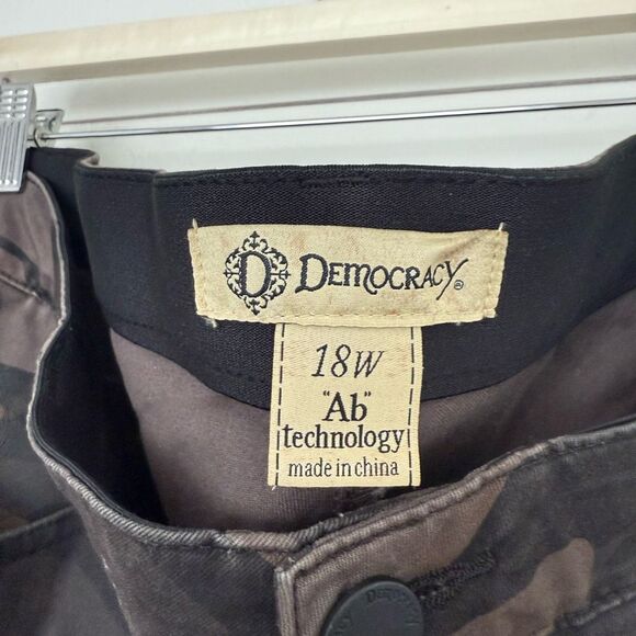 Democracy Women’s 18 Ab Technology Camo Ankle Jeans Slimming Stretchy - Picture 2 of 5